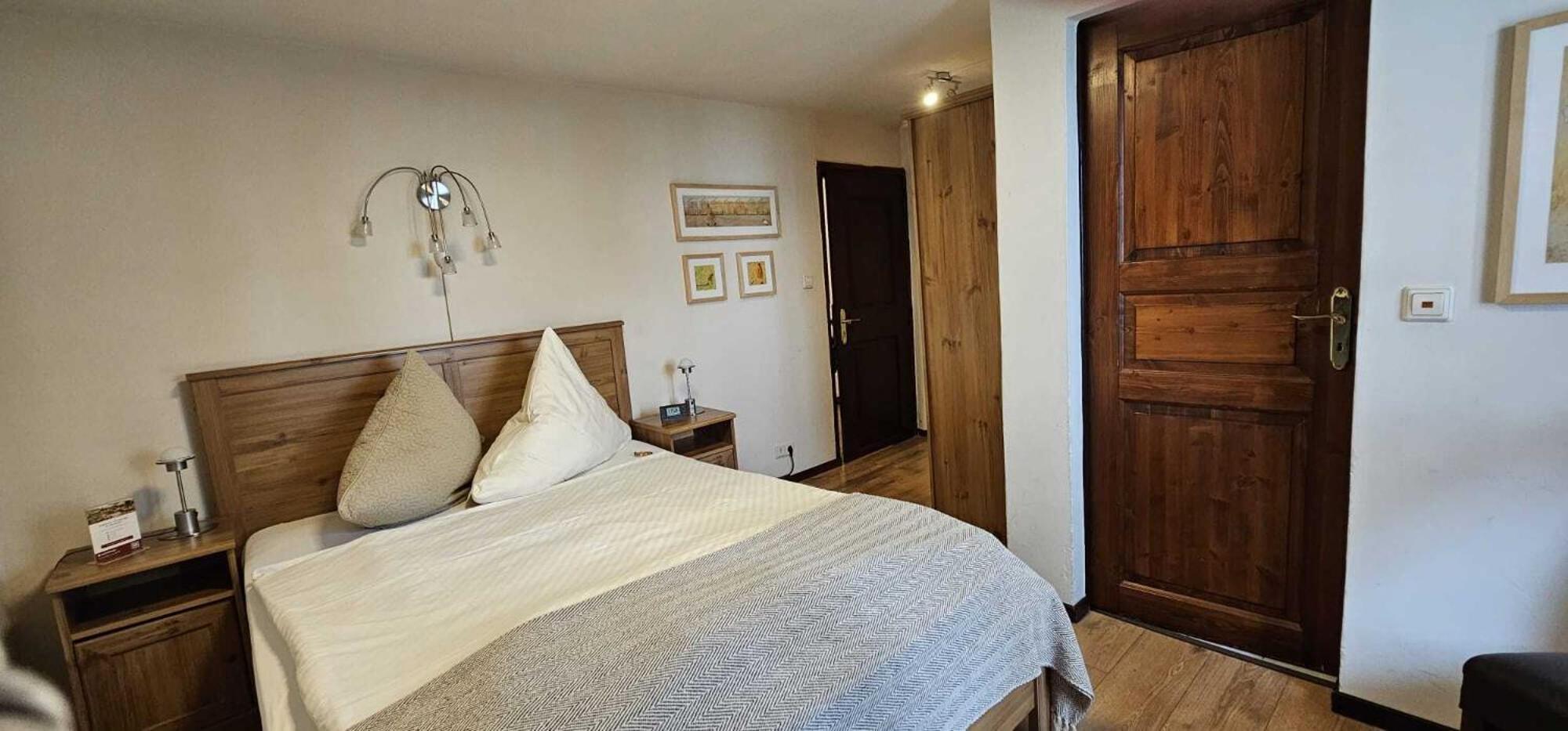 Single Room,1558986472:JPEG